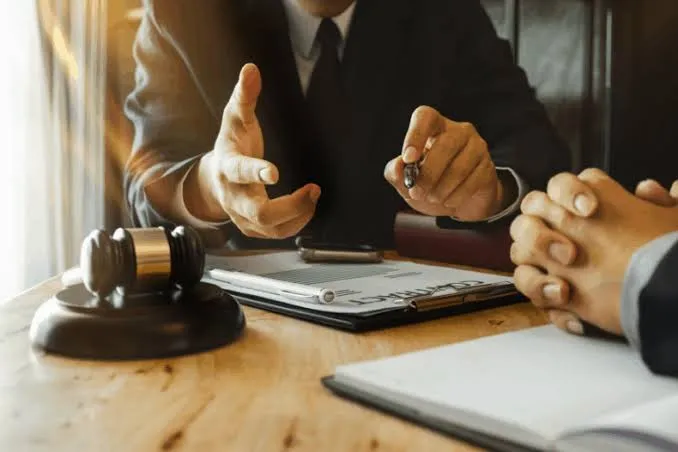La importancia de contar con asesoría legal antes de firmar un contrato