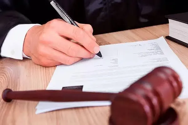 ¿Qué hacer si recibes una notificación judicial? Guía para actuar correctamente